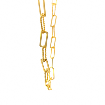 Paper clip necklace with gold finish