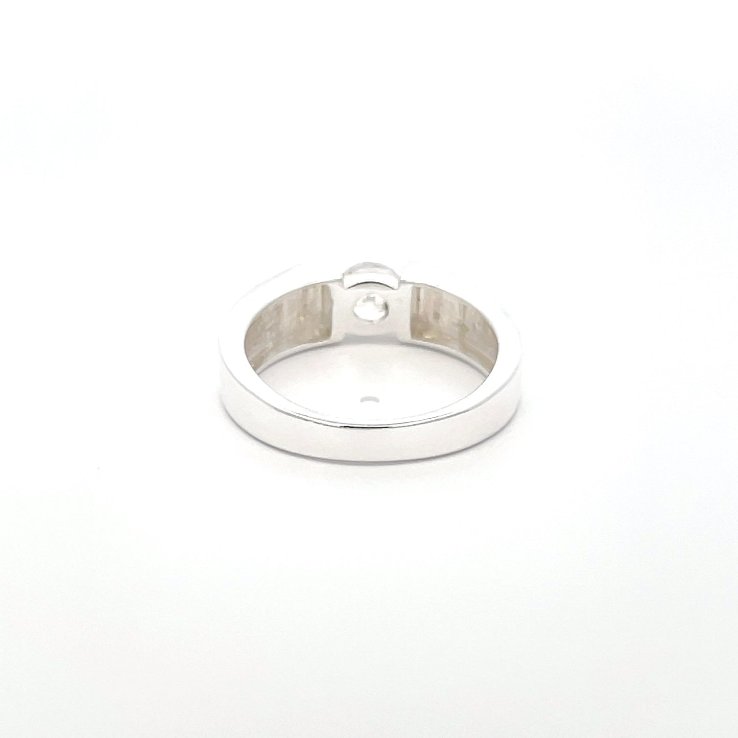 925 Silver Solitaire Zircon Ring – Classic Elegance
