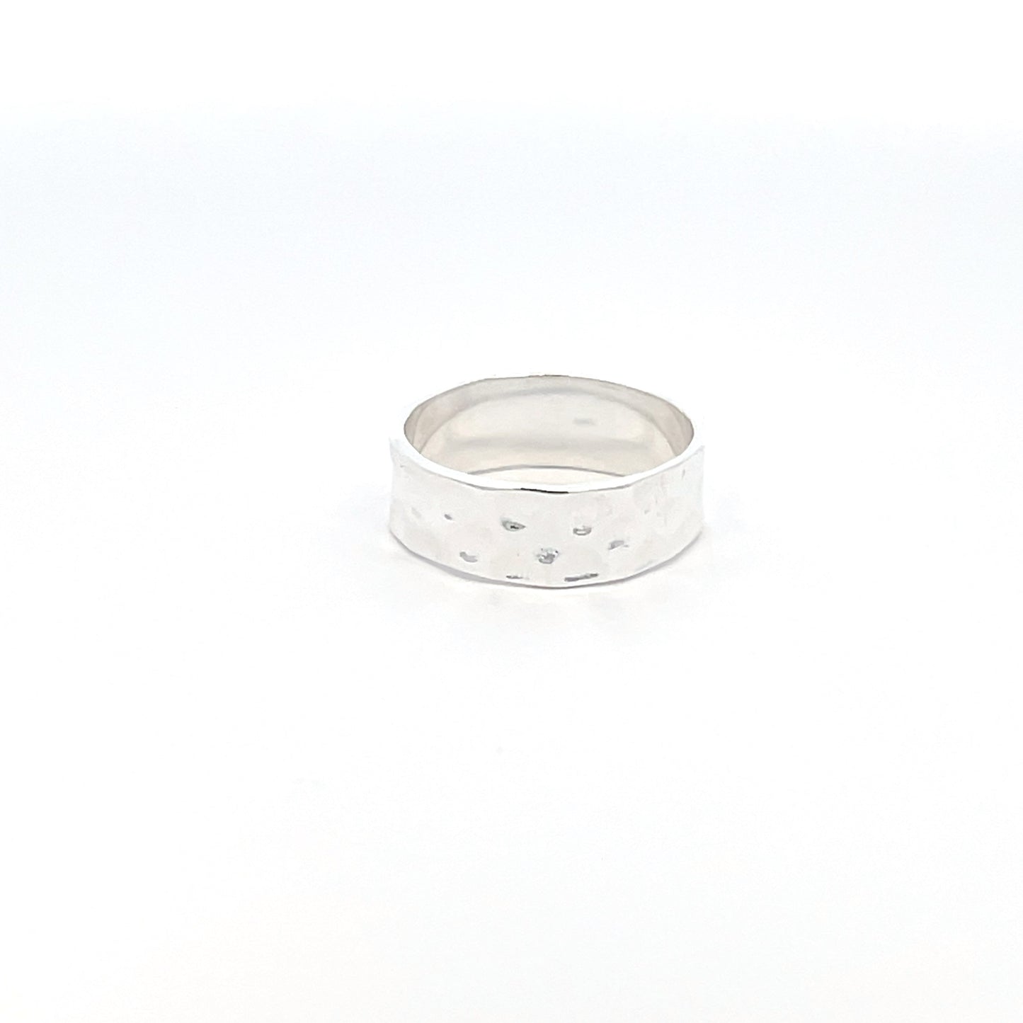 925 Silver Hammered Band Ring – Textured Elegance