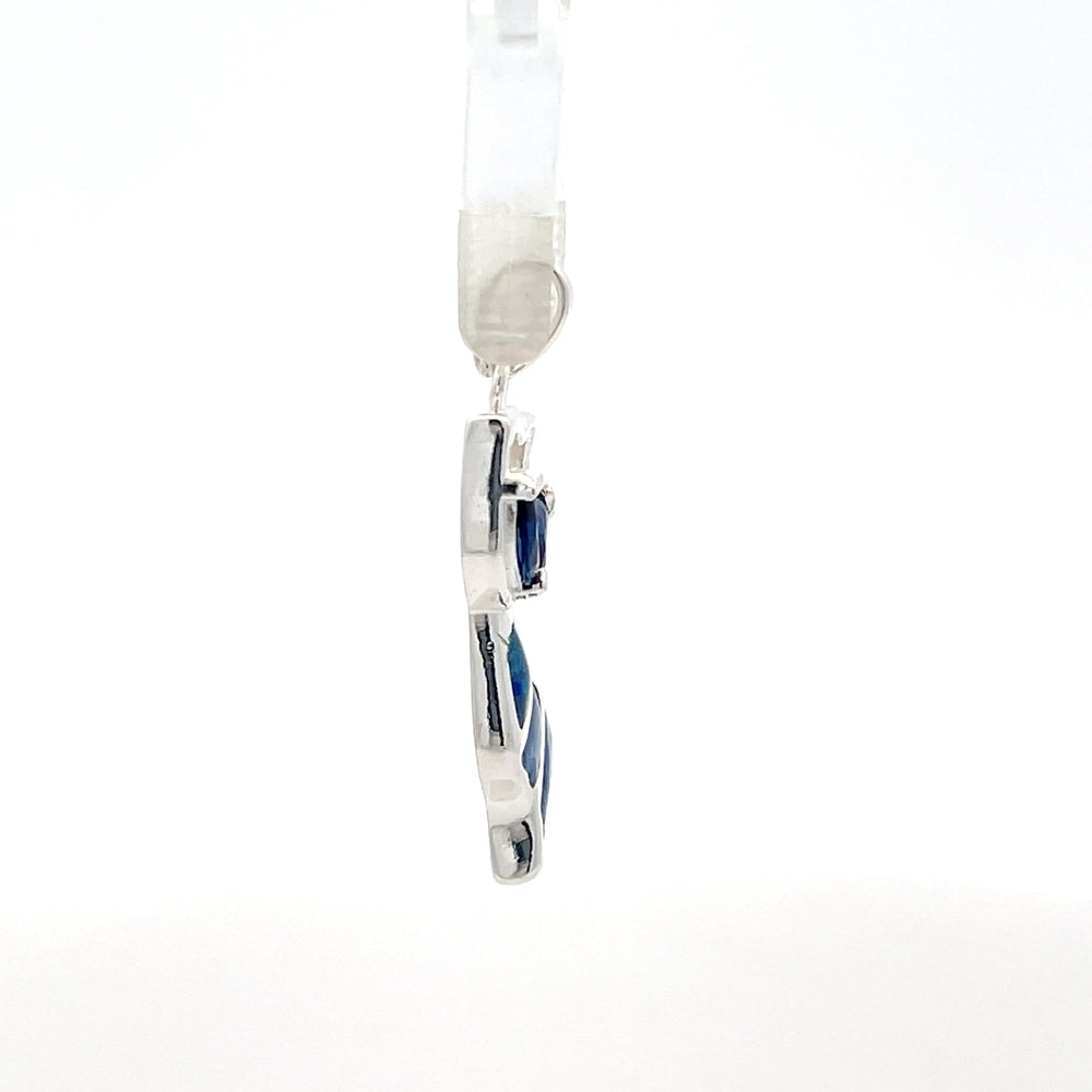 Katzenanhänger aus 925er Sterlingsilber mit blauen Harzdetails