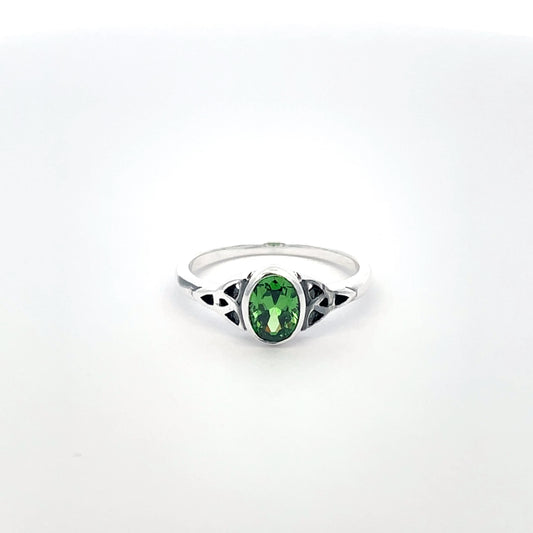 925 Silver Ring with Green Zircon and Filigree Touch