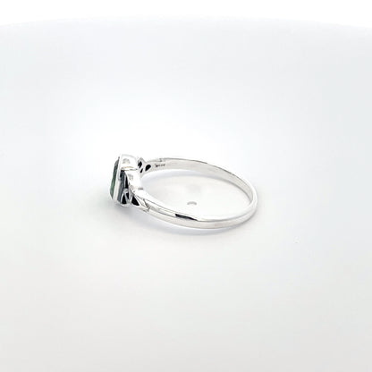 925 Silver Ring with Green Zircon and Filigree Touch