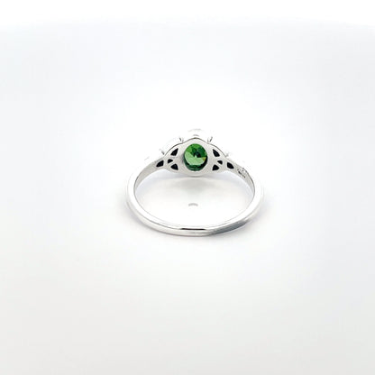 925 Silver Ring with Green Zircon and Filigree Touch