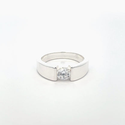 925 Silver Solitaire Zircon Ring – Classic Elegance