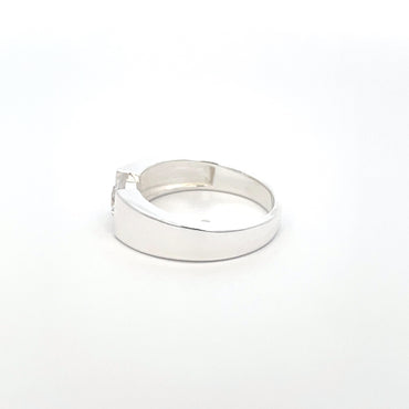925 Silver Solitaire Zircon Ring – Classic Elegance
