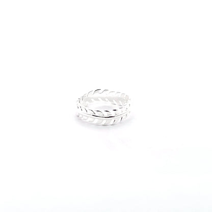 925 Silver Leaf-Inspired Ring – Nature’s Elegance