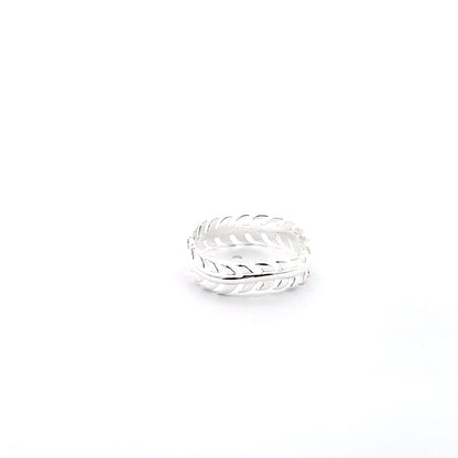 925 Silver Leaf-Inspired Ring – Nature’s Elegance
