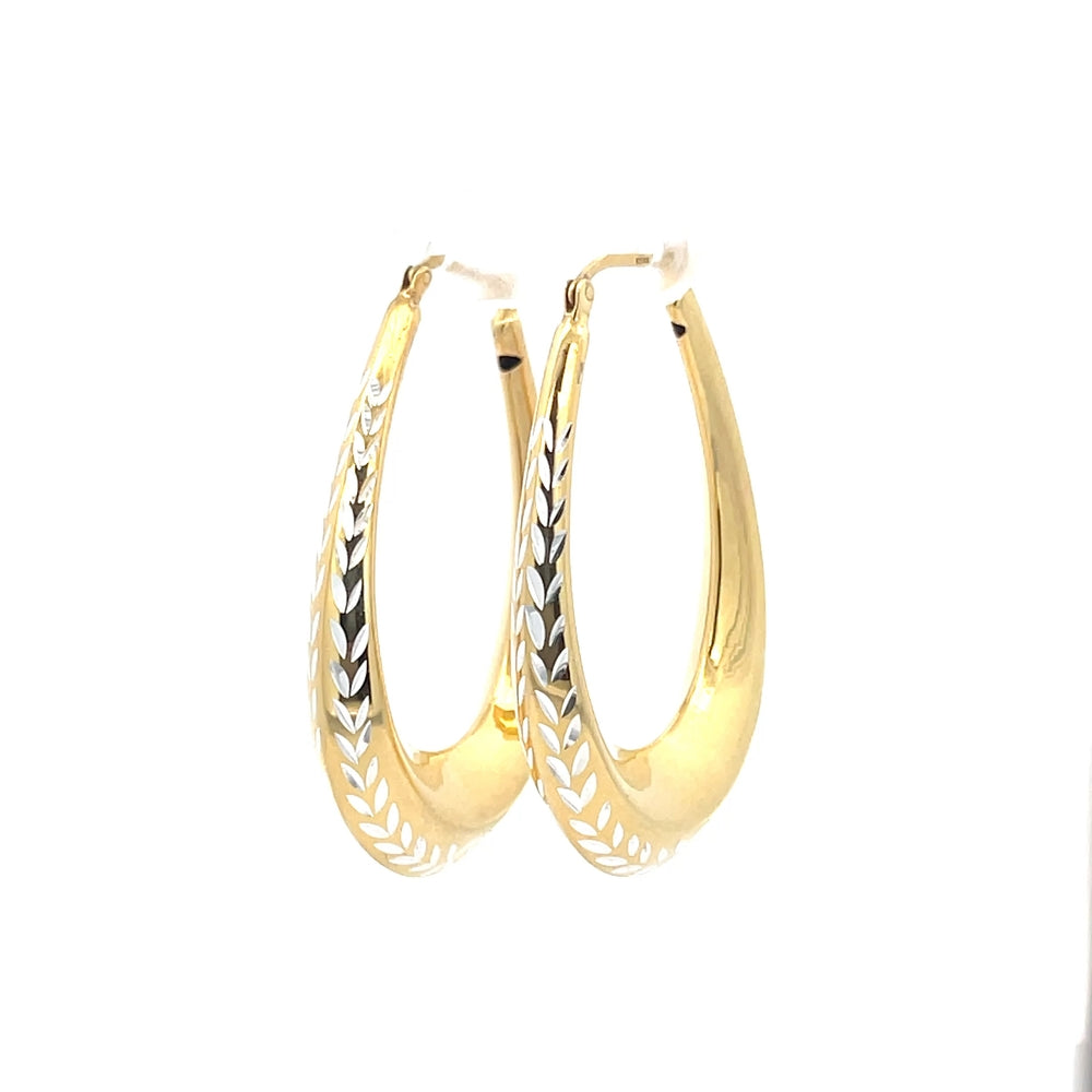 Creolen aus 925er Silber, 14 Karat gelbvergoldet, mit geschliffenen Details