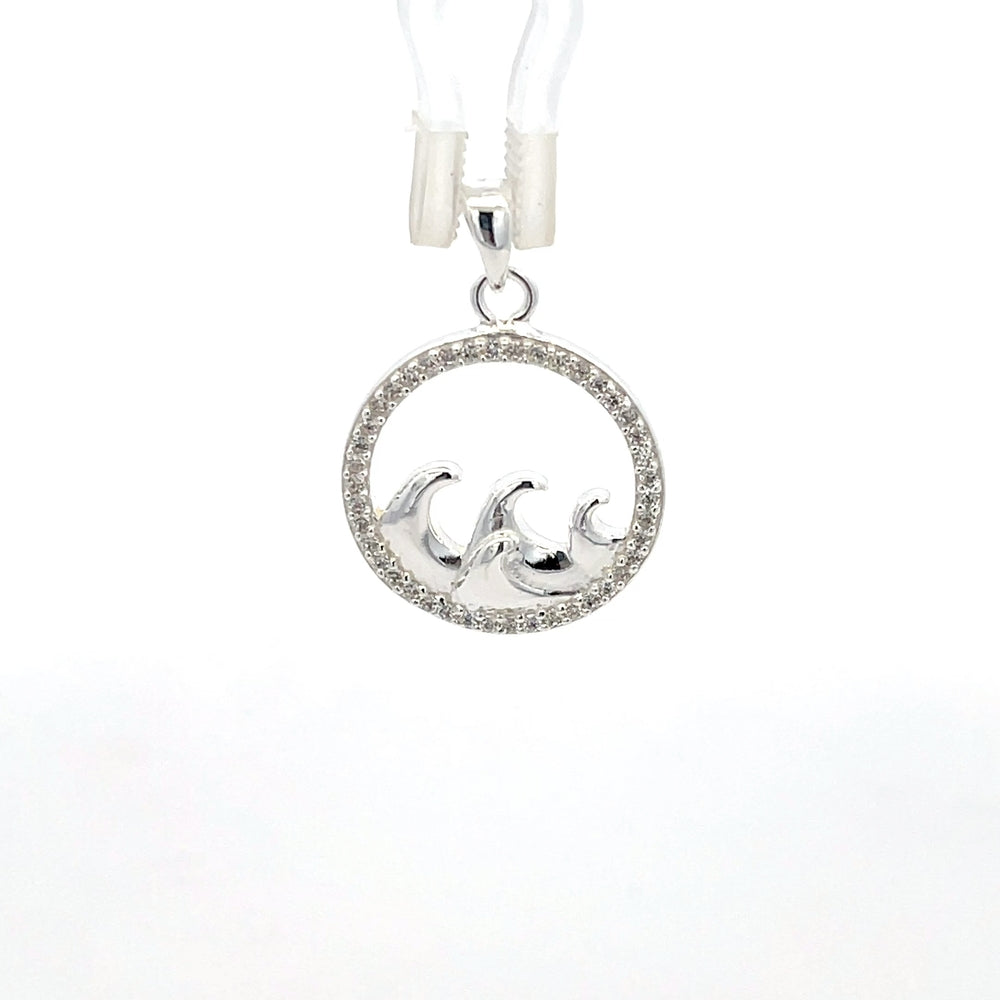 Anhänger „Ozeanwelle“ aus 925er Sterlingsilber mit Zirkonia-Fassung