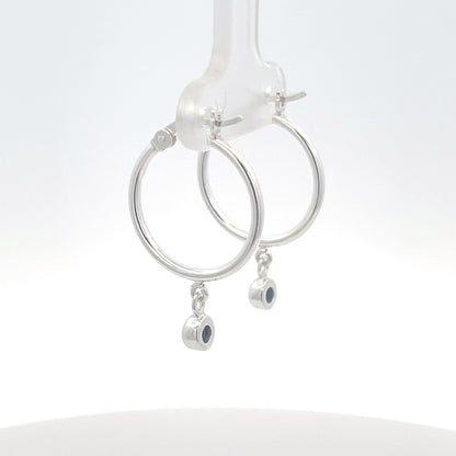 925er Silbercreolen mit blauem Saphiranhänger