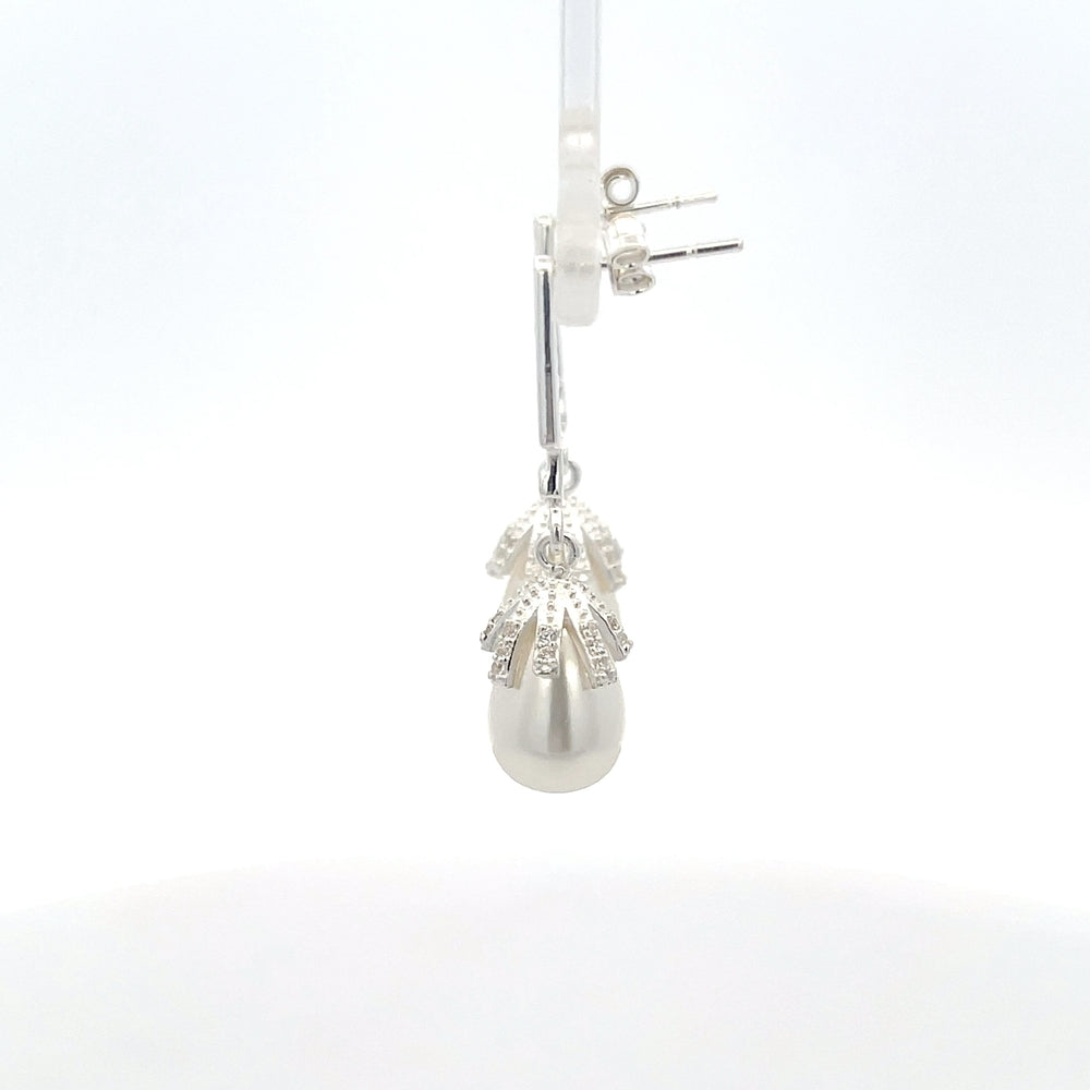 Ohrhänger aus 925er Sterlingsilber mit weißen, ovalen Halbedelsteinen