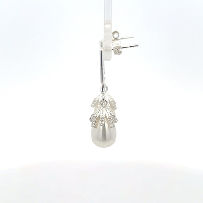 Ohrhänger aus 925er Sterlingsilber mit weißen, ovalen Halbedelsteinen