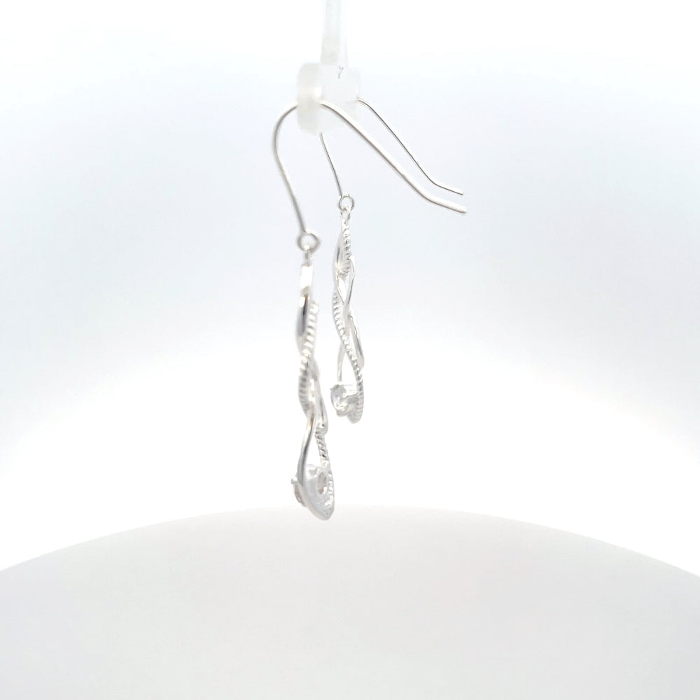 Ohrhänger aus 925er Sterlingsilber mit gedrehtem Design