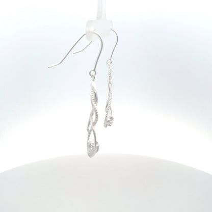 Ohrhänger aus 925er Sterlingsilber mit gedrehtem Design