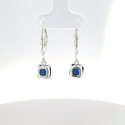 Ohrhänger aus 925er Sterlingsilber mit blauem Saphir und Klappverschluss