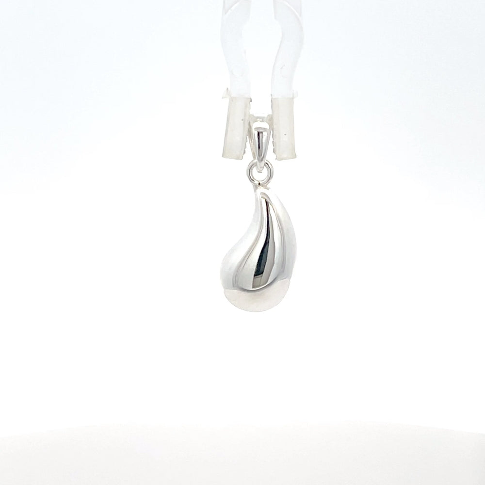 Tropfenförmiger Anhänger aus 925er Silber