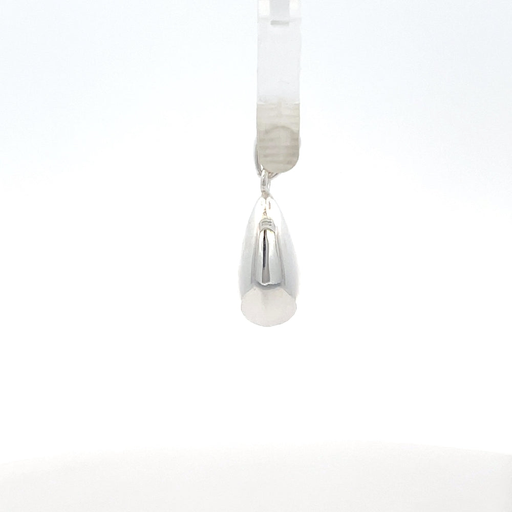 Tropfenförmiger Anhänger aus 925er Silber