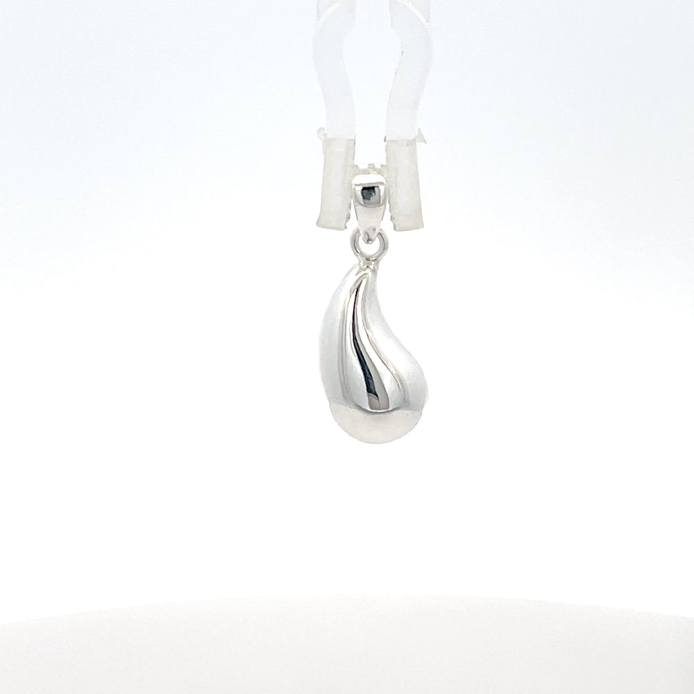 Tropfenförmiger Anhänger aus 925er Silber