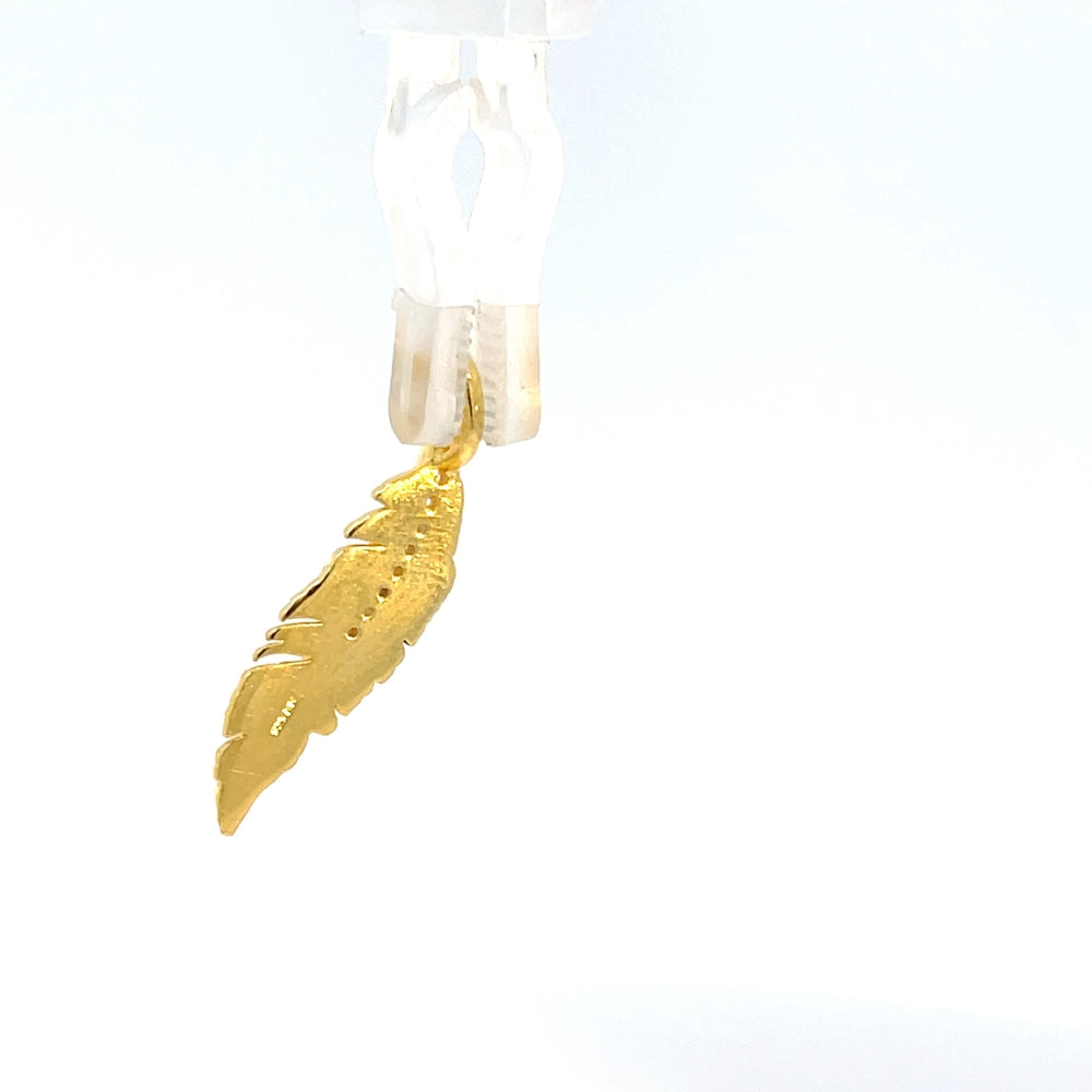 Federanhänger aus 925er Sterlingsilber und vergoldet mit Zirkonia-Verzierung