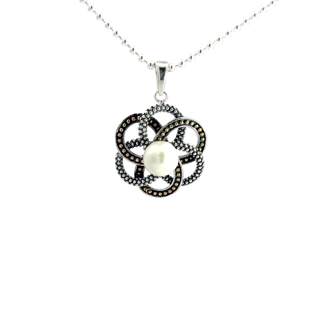 Anhänger aus 925er Silber mit Blumenmotiv und Perlenakzent