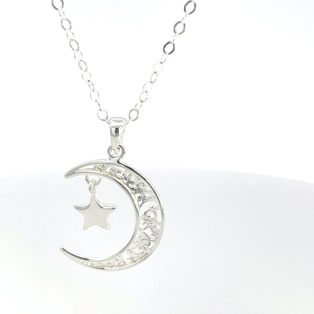 Halbmond-Halskette aus 925er Silber mit Zirkonia-Akzenten