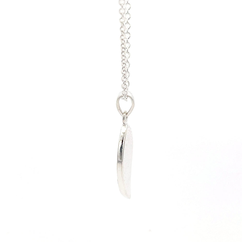 Halskette aus 925er Silber mit blauem Blattanhänger