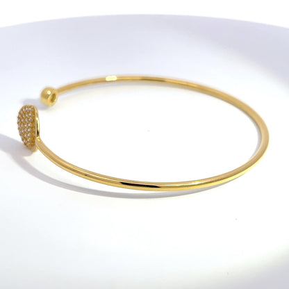 Offener Armreif aus 925er Silber, 14 Karat gelbvergoldet, mit runden Akzenten