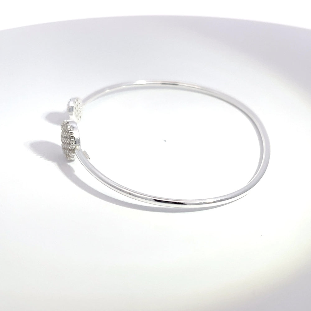 Offener Armreif aus 925er Sterlingsilber mit Pavé-Kugel-Verzierungen