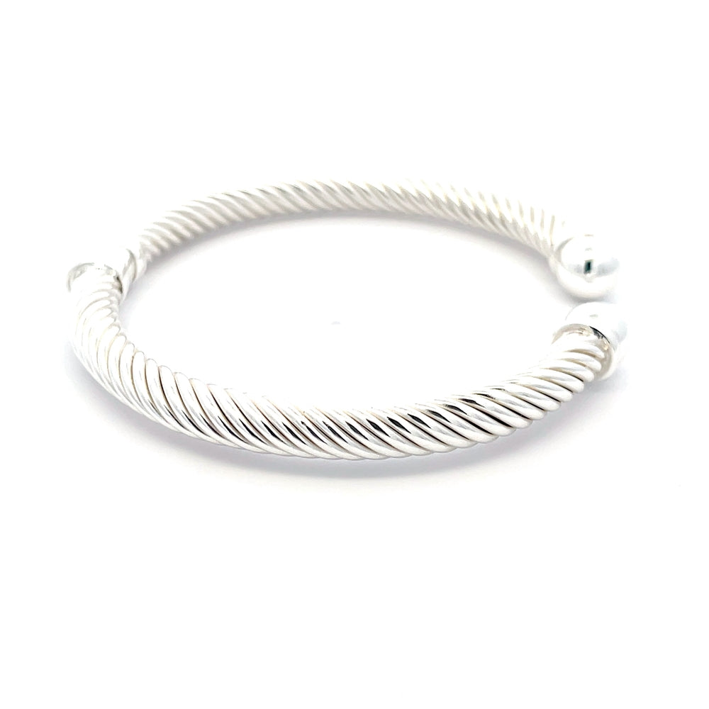 Verstellbarer, gedrehter Armreif aus 925er Silber