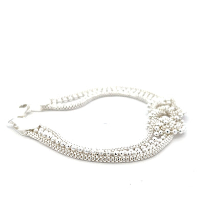 Doppellagiges Armband aus 925er Silber mit zentralem Knoten