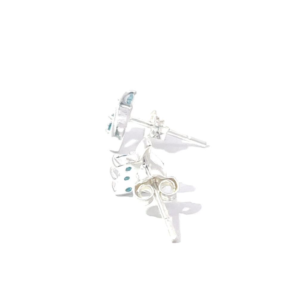 Ohrstecker aus 925er Silber mit blauem Zirkon und Paisleymuster