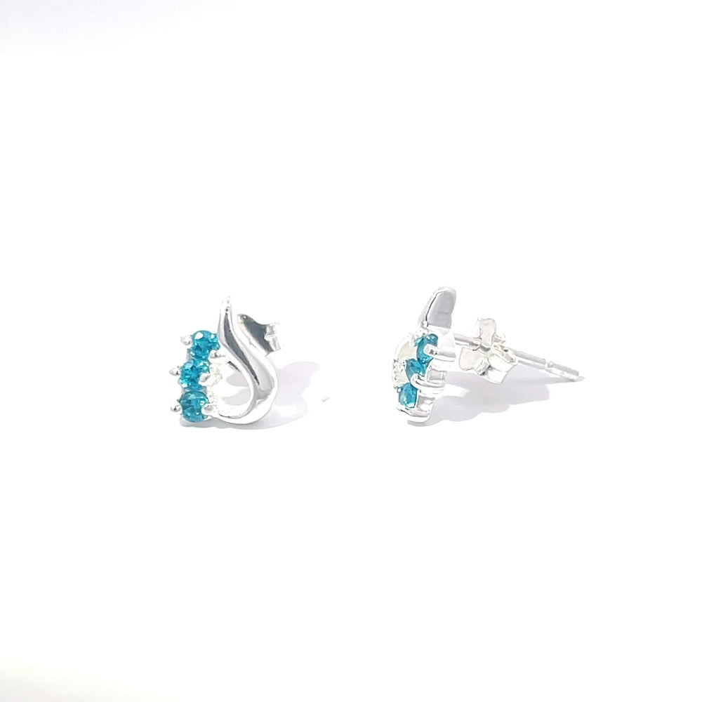 Ohrstecker aus 925er Silber mit blauem Zirkon und Paisleymuster