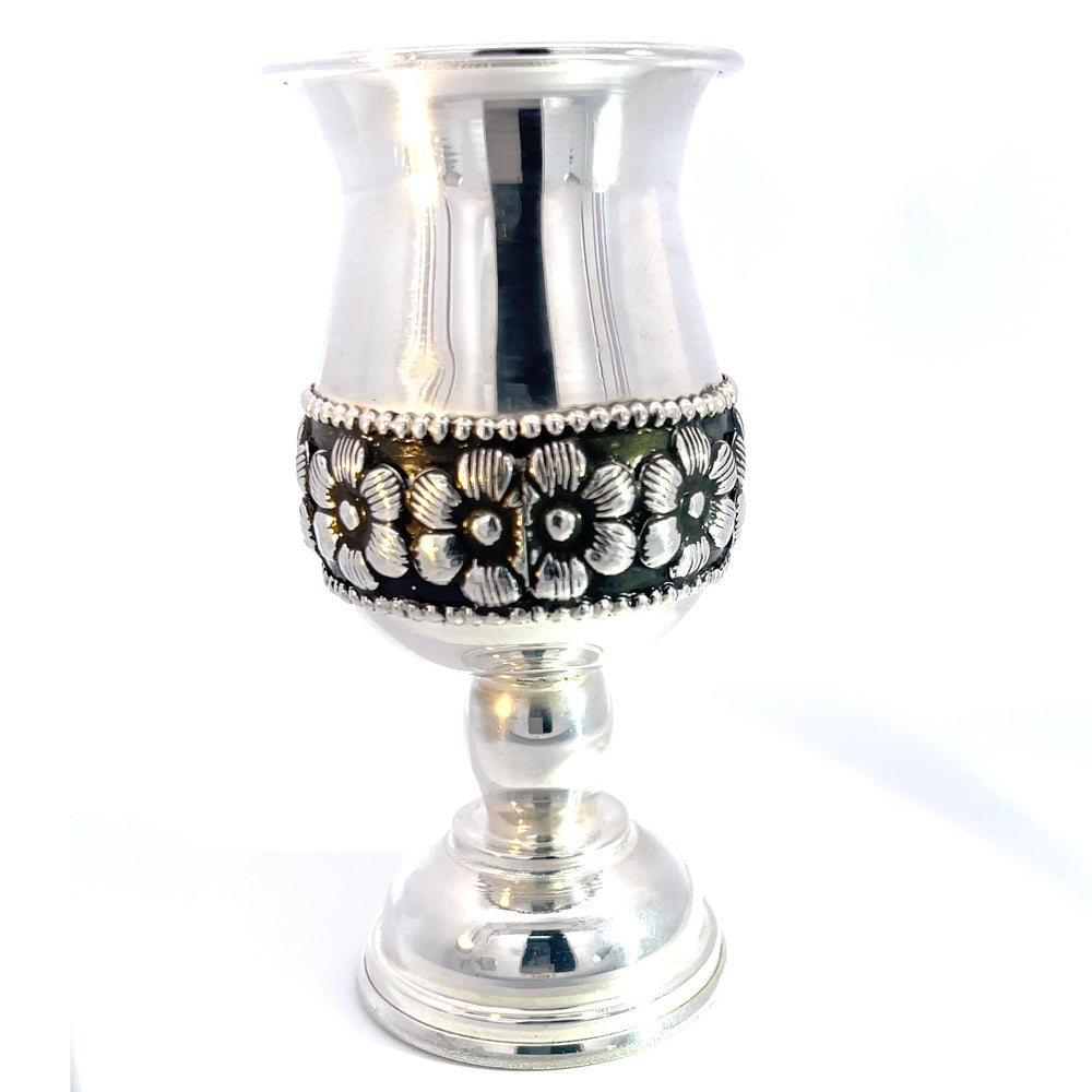 Trinkglas aus 925er Sterlingsilber, antik oxidiert, mit Blumenband