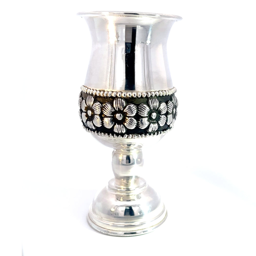 Trinkglas aus 925er Sterlingsilber, antik oxidiert, mit Blumenband