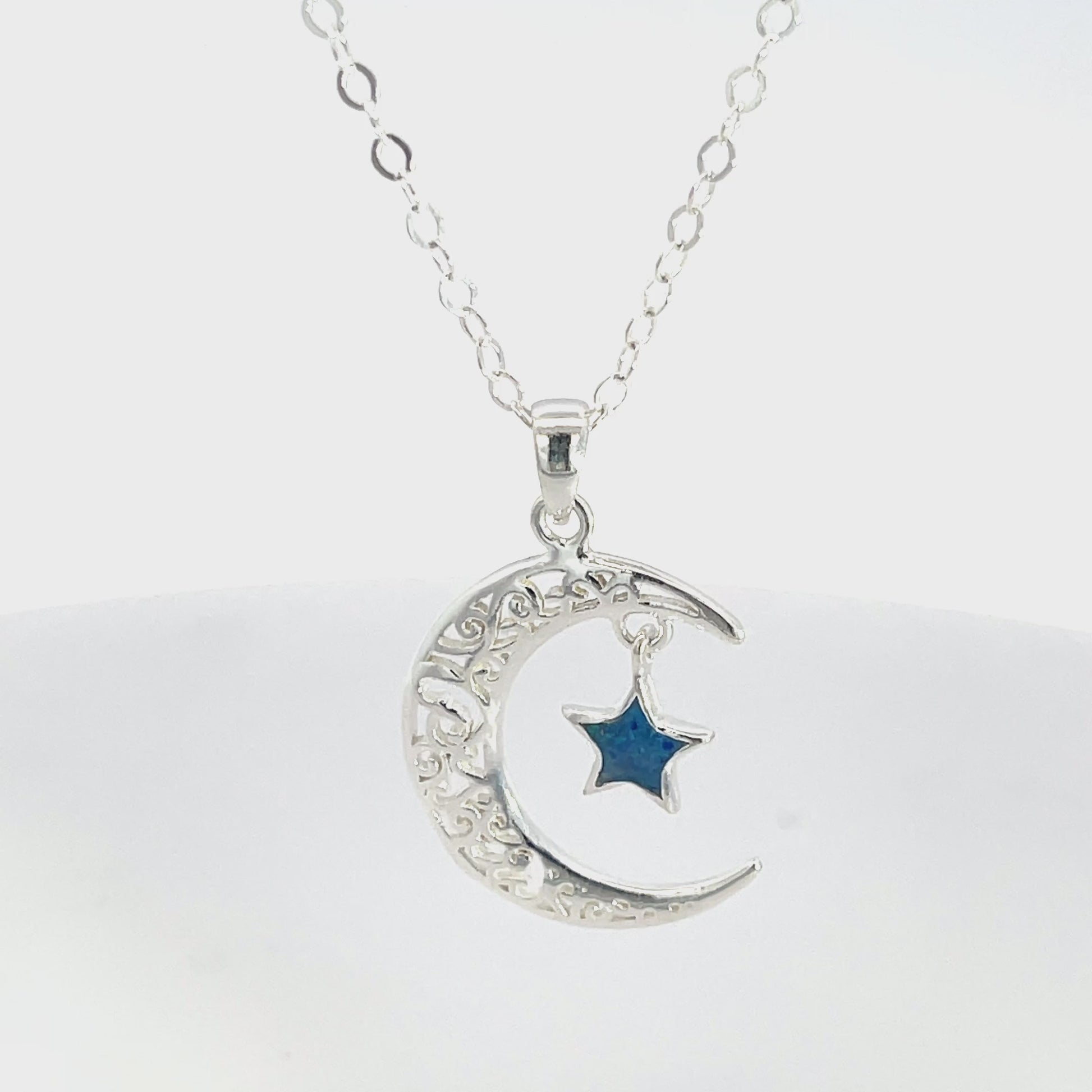 Halbmond-Halskette aus 925er Silber mit Zirkonia-Akzenten