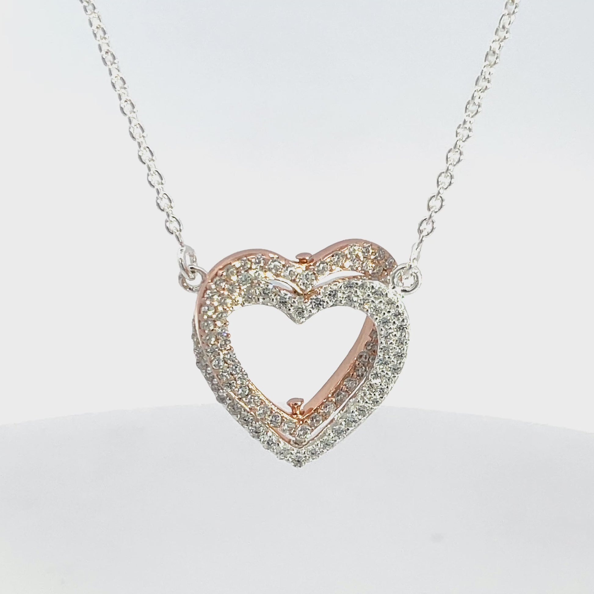 Halskette aus 925er Sterlingsilber mit offenem Herzanhänger und Zirkonia-Rand