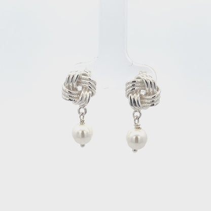 Ohrhänger aus 925er Sterlingsilber mit synthetischen Perlen – geknotetes Design