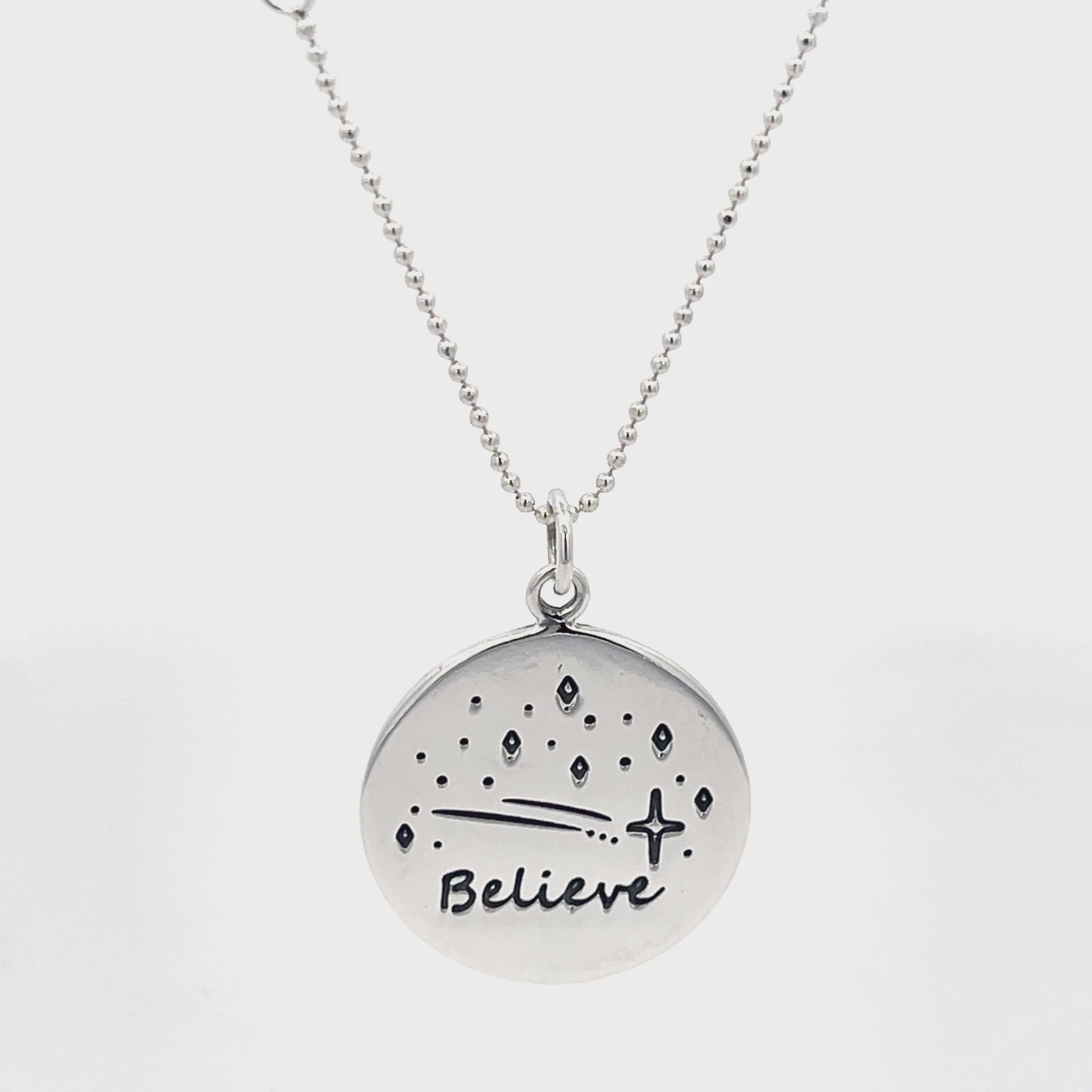 Halskette aus 925er Silber mit Anhänger „Believe“