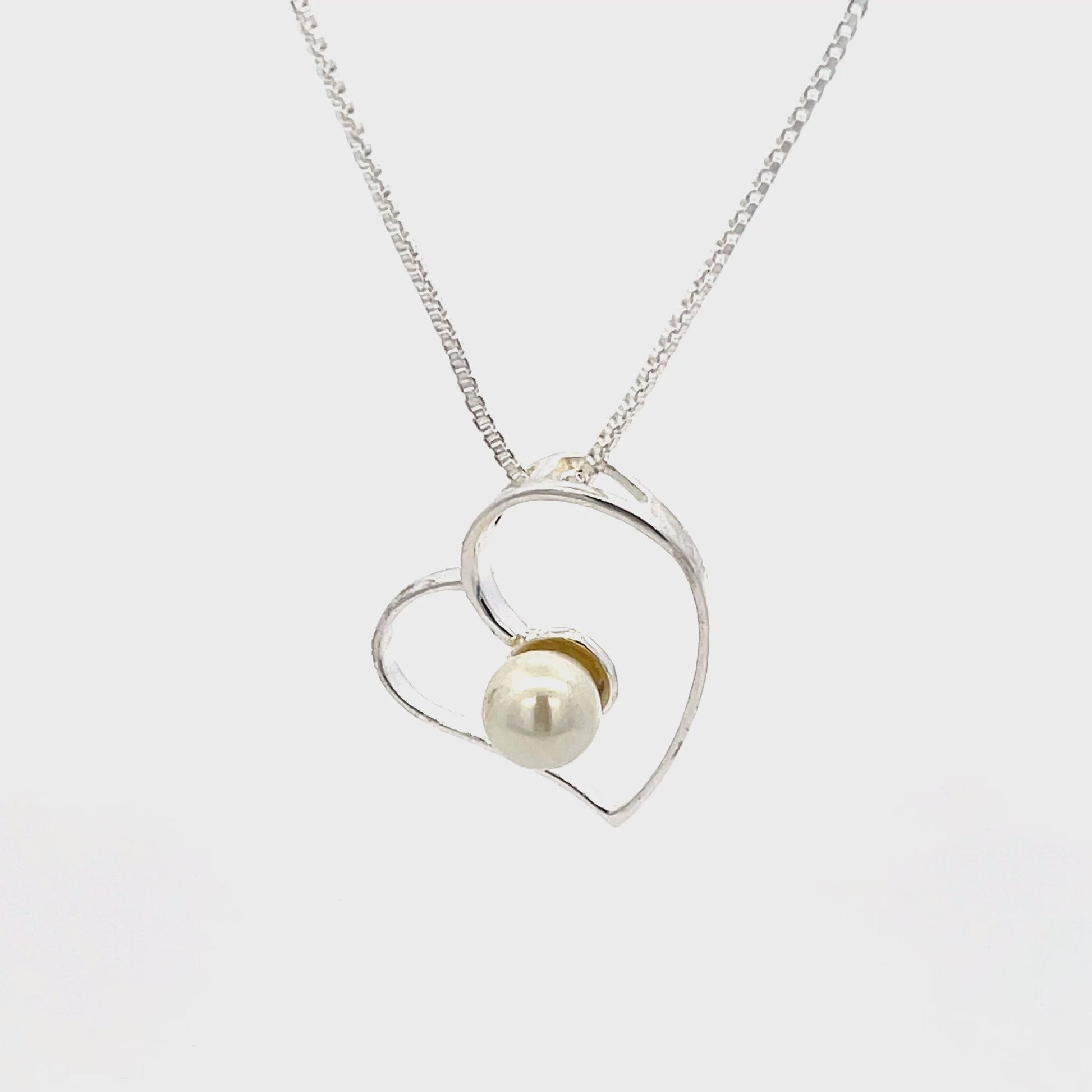 Halskette aus 925er Sterlingsilber mit offenem Herzanhänger
